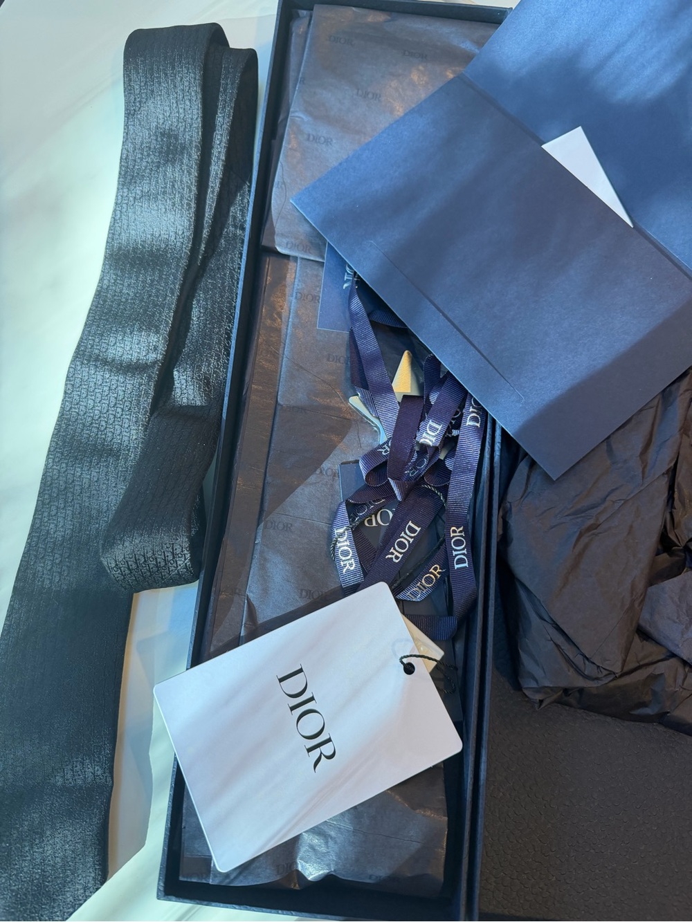 Men Bags Subcategory Identification - Picture 3 of 3